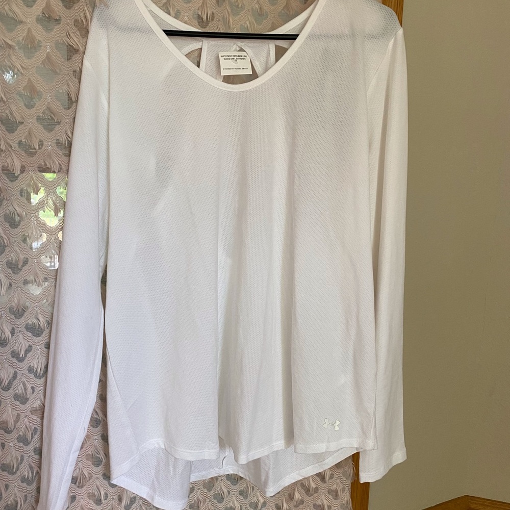 Under Armour long sleeve shirt with cutout back